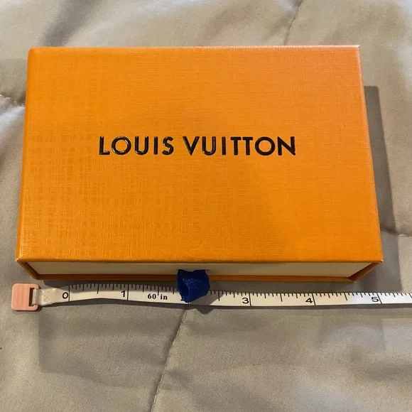 Louis Vuitton Gift Boxes - Picture 5 of 7